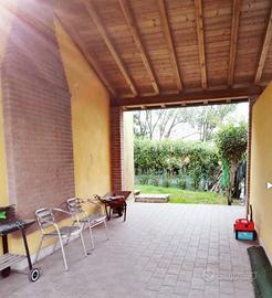 Villa di 200 m² con più di 5 locali e box auto a G