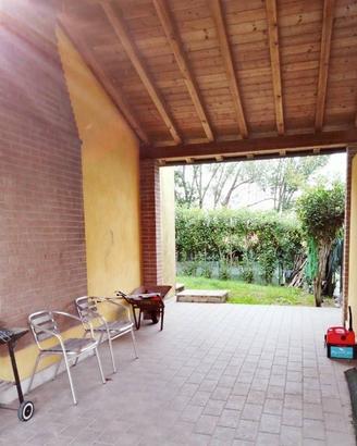 Villa di 200 m² con più di 5 locali e box auto a G