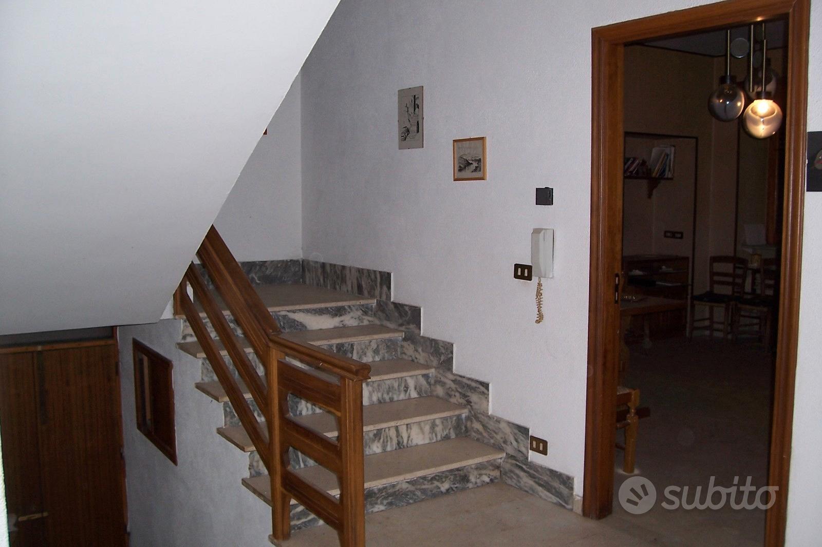 Casa singola su due livelli + Piano Terra - Vista 3