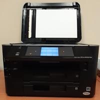 Stampante multifunzione a colori e b/n + scanner