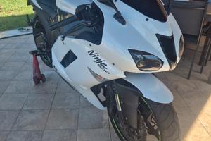 Kawasaki zx6r