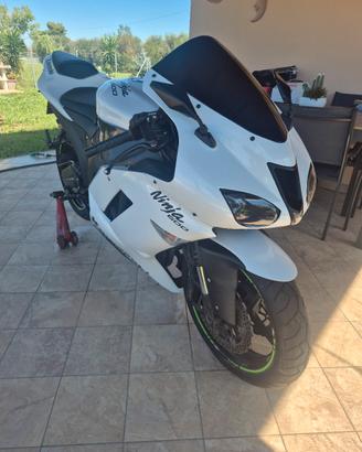 Kawasaki zx6r
