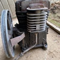 Testa compressore aria usata, completa di puleggia