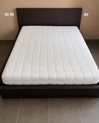 Letto matrimoniale
