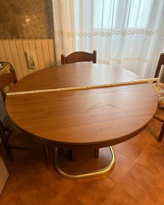 Tavolo in legno con Sedie