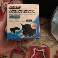 Alimentatore universale cellulari