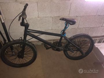 bicicletta BMX