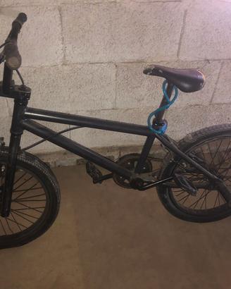 bicicletta BMX
