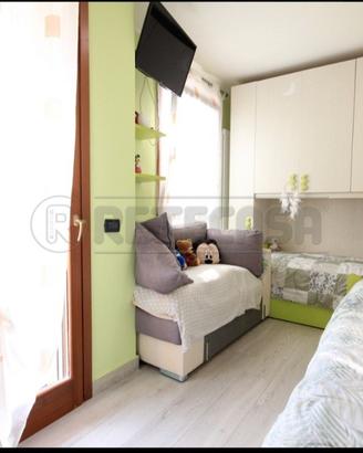 cameretta con letti contenitore 