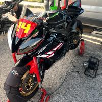 Yamaha R6 pronto pista