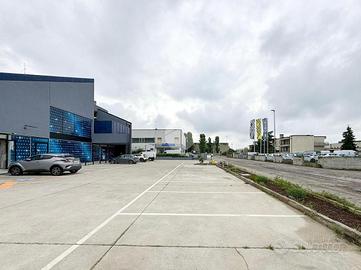 NEGOZIO A PORTO MANTOVANO