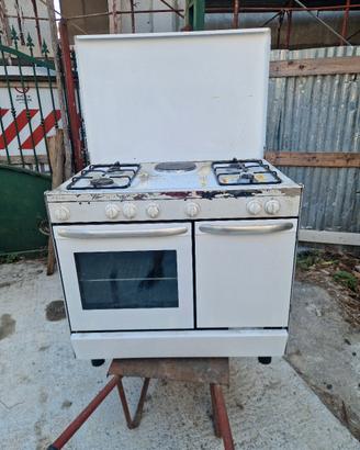 cucina gpl con forno elettrico