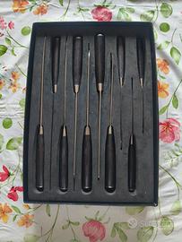 Set coltelli con manico damascato 