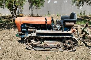 trattore agricolo 