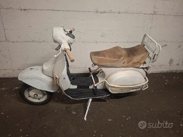 Vespa PX125 