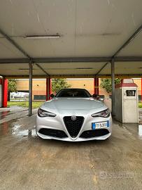Alfa Romeo Giulia 2.2 160CV