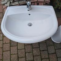 lavandino in ceramica a colonna 