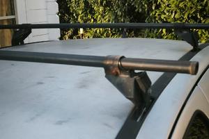 Porta pacchi o binari