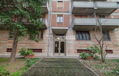 Ampio appartamento in condominio Signorile in zona