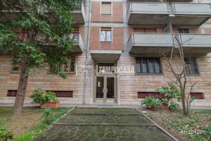 Ampio appartamento in condominio Signorile in zona