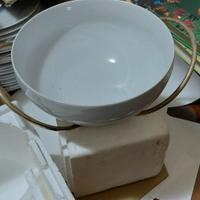 Ciotola da portata in porcellana con supporto 