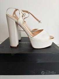 Sandalo elegante buanco in vera pelle