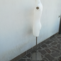 Manichino uomo bianco