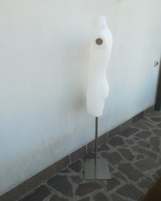 Manichino uomo bianco