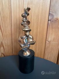 Statua di claudio trevi