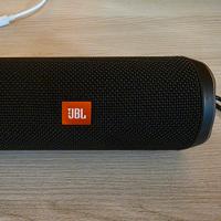 Cassa Bluetooth nera JBL Flip 4 con batteria nuova