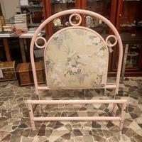 Letto singolo in rattan rosa