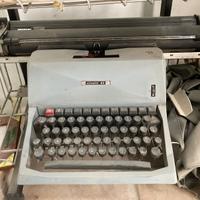 OLIVETTI 82  Diasprom - Macchina da scrivere 1959
