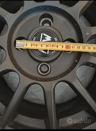 Quattro cerchi completi di gomme 