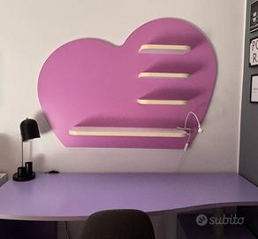 Scrivania ragazza + cuore/mensole