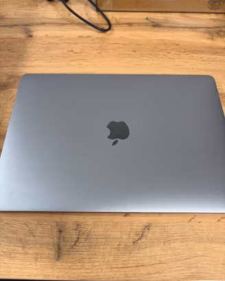 Apple MacBook Pro 13 2017 i5 16gb ram ssd 1tb