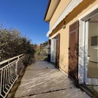 VILLA SINGOLA A FRAMURA