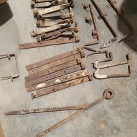 Cerniere antiche per porte