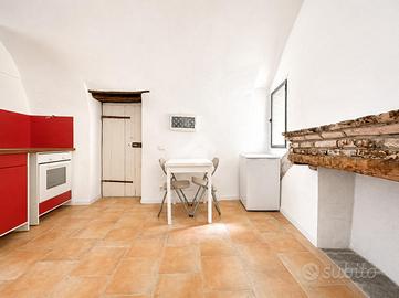 MONOLOCALE A APRICALE