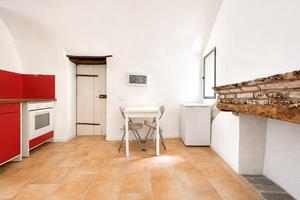 MONOLOCALE A APRICALE