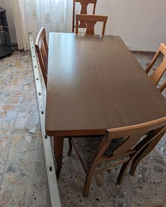 Tavolo da salotto + 4 sedie