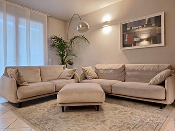 Set 2 divani + pouf coordinato in microvelluto