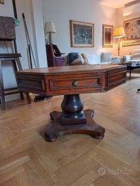 Tavolino ottagonale