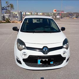 Acquista un gioiello di auto