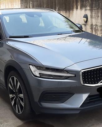 Volvo V60 Cross Country Business Plus 4AWD