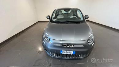 Fiat 500 500e Berlina 42 kWh La Prima