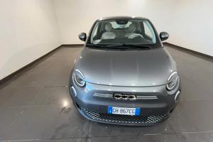 Fiat 500 500e Berlina 42 kWh La Prima