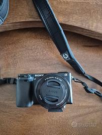 Sony Alpha A6000 System Camera lente 16-50mm e acc
