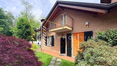 Villetta a schiera di 192 m² con 3 locali e box au