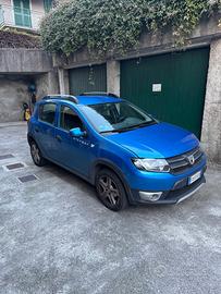 Dacia Sandero Stepway blu