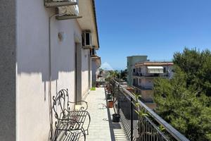 4 LOCALI A RIPOSTO